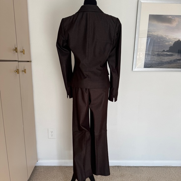Vintage Elie Tahari Suit in Dark Brown - Picture 5 of 11